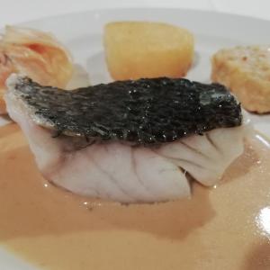 Plat de poisson au Relais de la Blanche Hermine