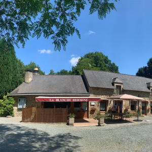 Restaurant et Relais de La Blanche Hermine à Plélan-le-Petit