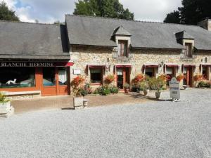 Restaurant et Relais de La Blanche Hermine à Plélan-le-Petit